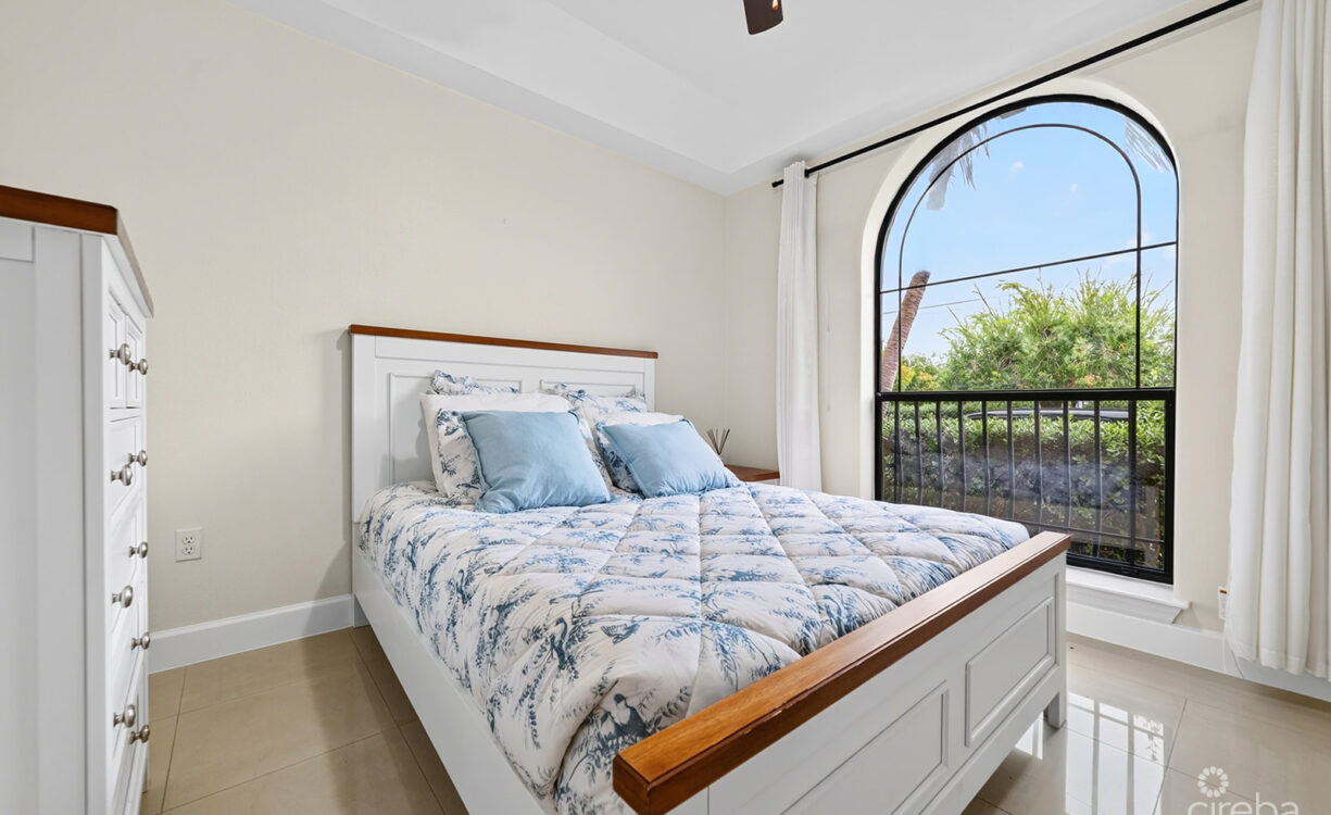 COMPLETE RENOVATED LANTERN POINT 2 BED/2 BATH