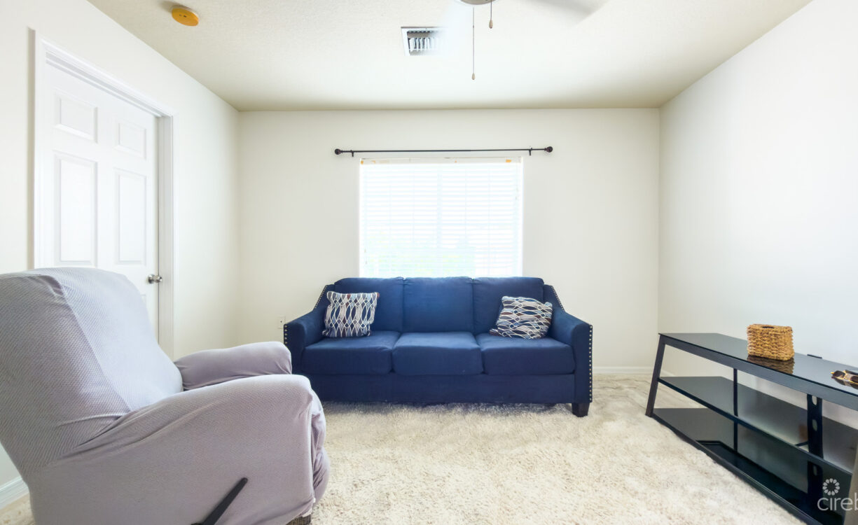 LAKESIDE PENTHOUSE 2 BED