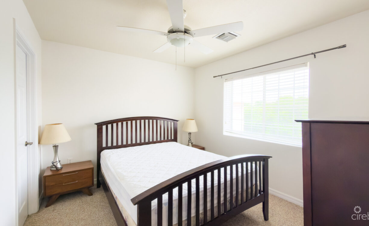 LAKESIDE PENTHOUSE 2 BED