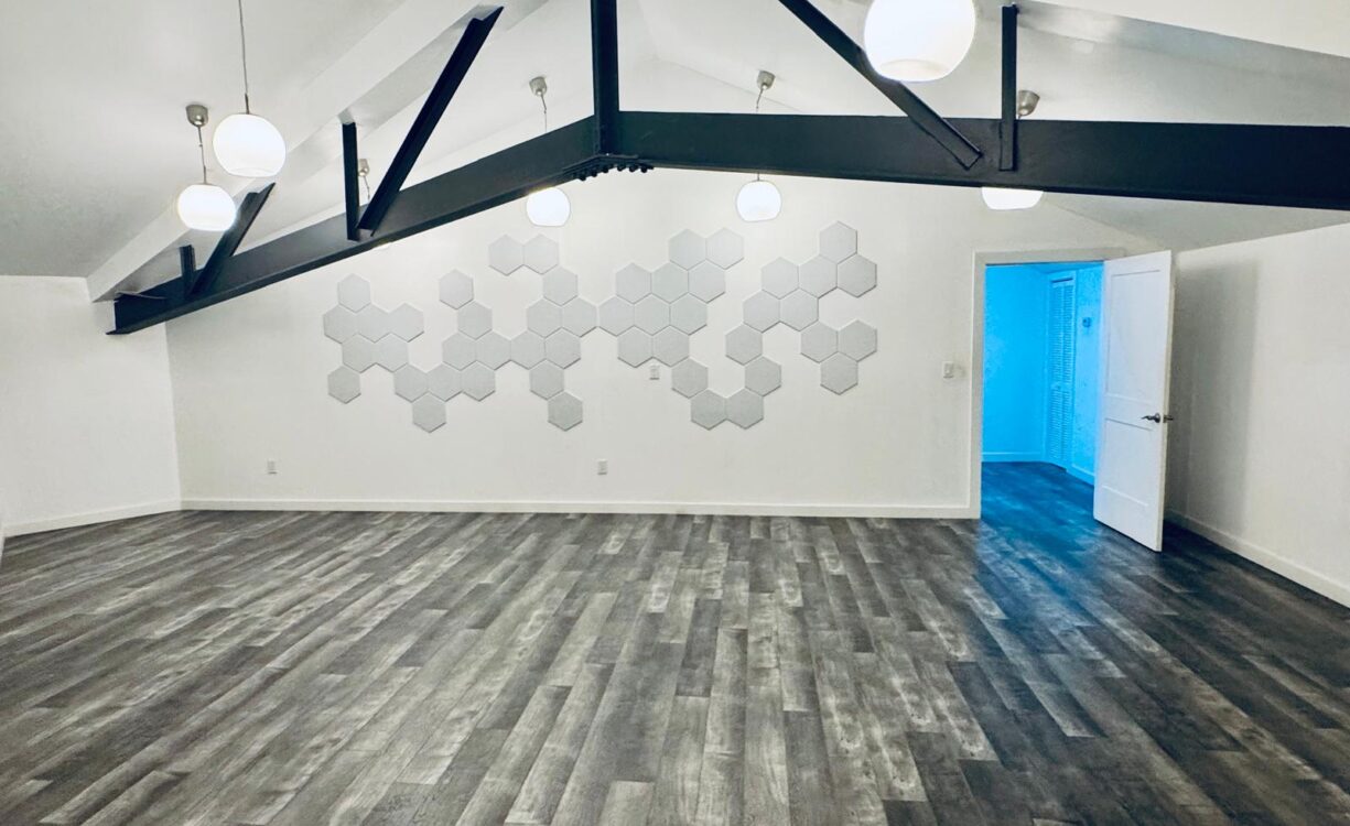 THE STRAND 24, SEVEN MILE BEACH COMMERCIAL SPACE