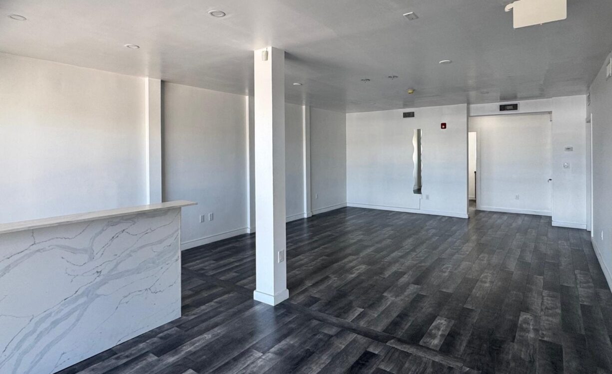 THE STRAND 24, SEVEN MILE BEACH COMMERCIAL SPACE