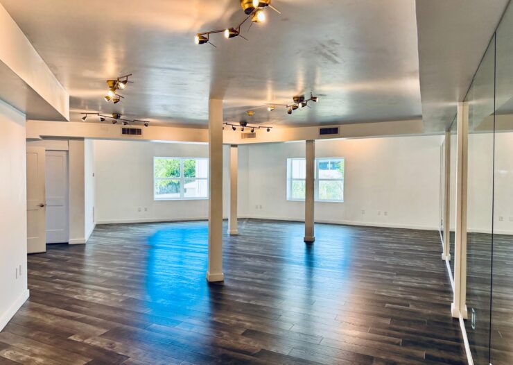 THE STRAND 24, SEVEN MILE BEACH COMMERCIAL SPACE