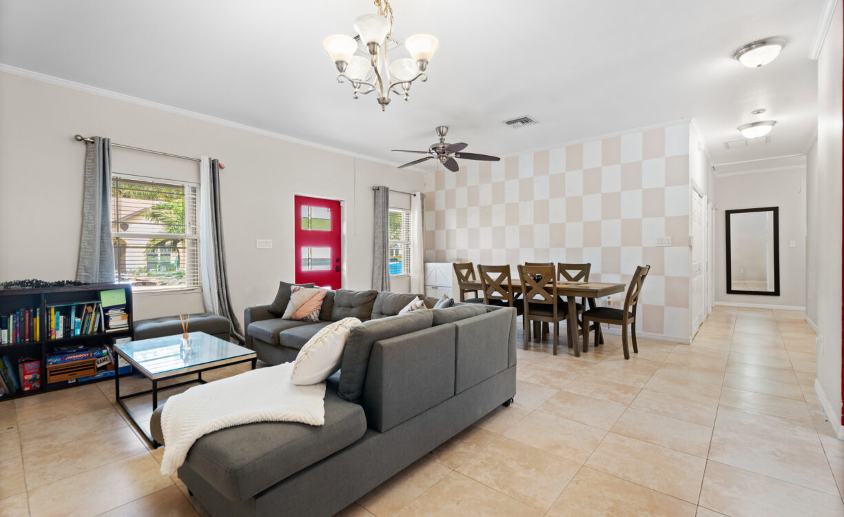 PINEAPPLE WAY 19, BODDEN TOWN HOME