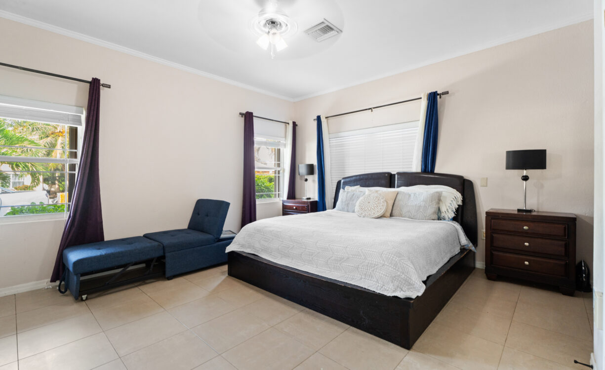 PINEAPPLE WAY 19, BODDEN TOWN HOME