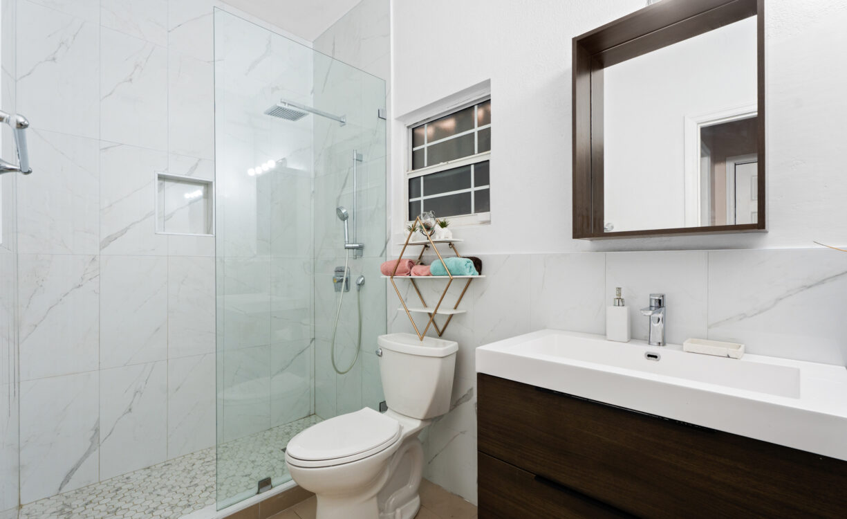 PINEAPPLE WAY 19, BODDEN TOWN HOME