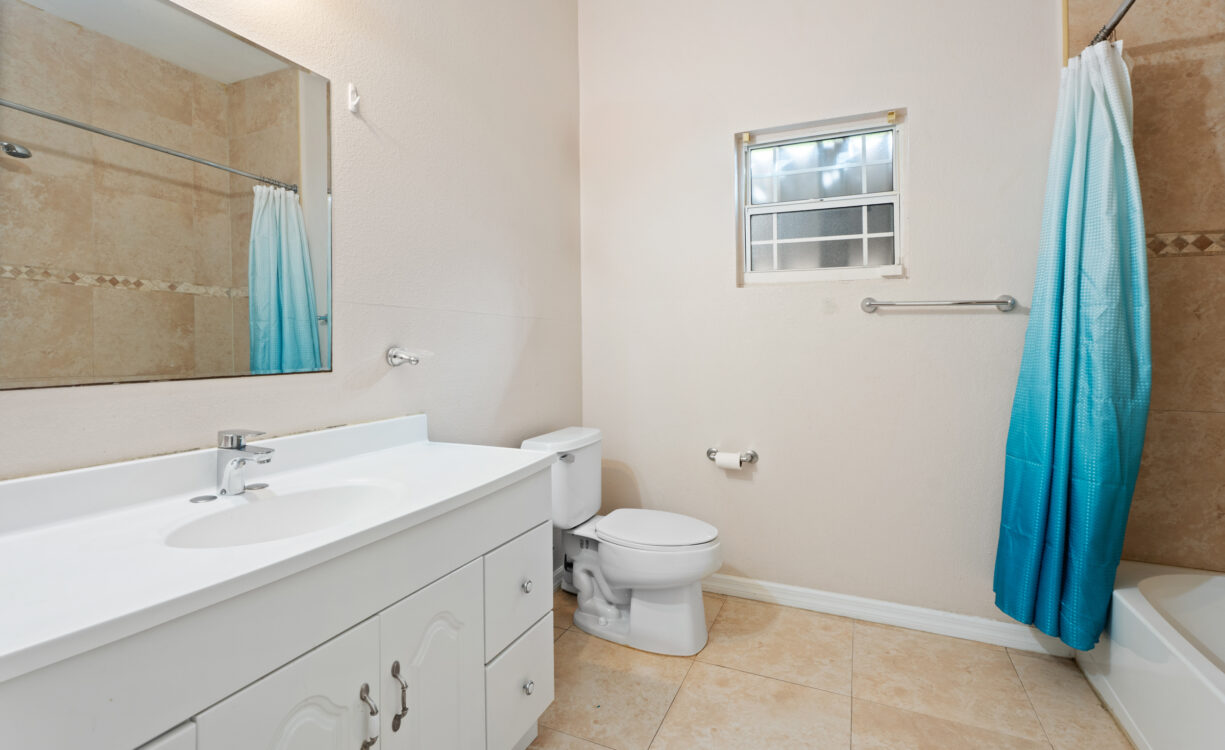 PINEAPPLE WAY 19, BODDEN TOWN HOME