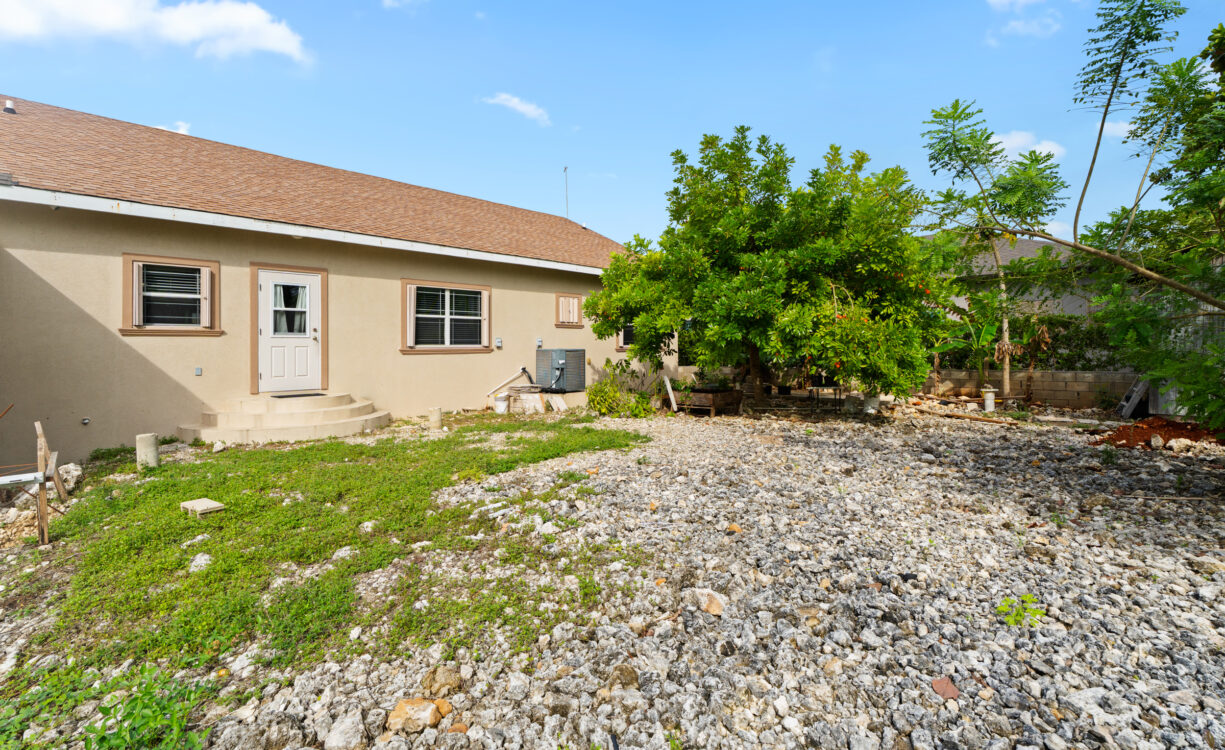 PINEAPPLE WAY 19, BODDEN TOWN HOME
