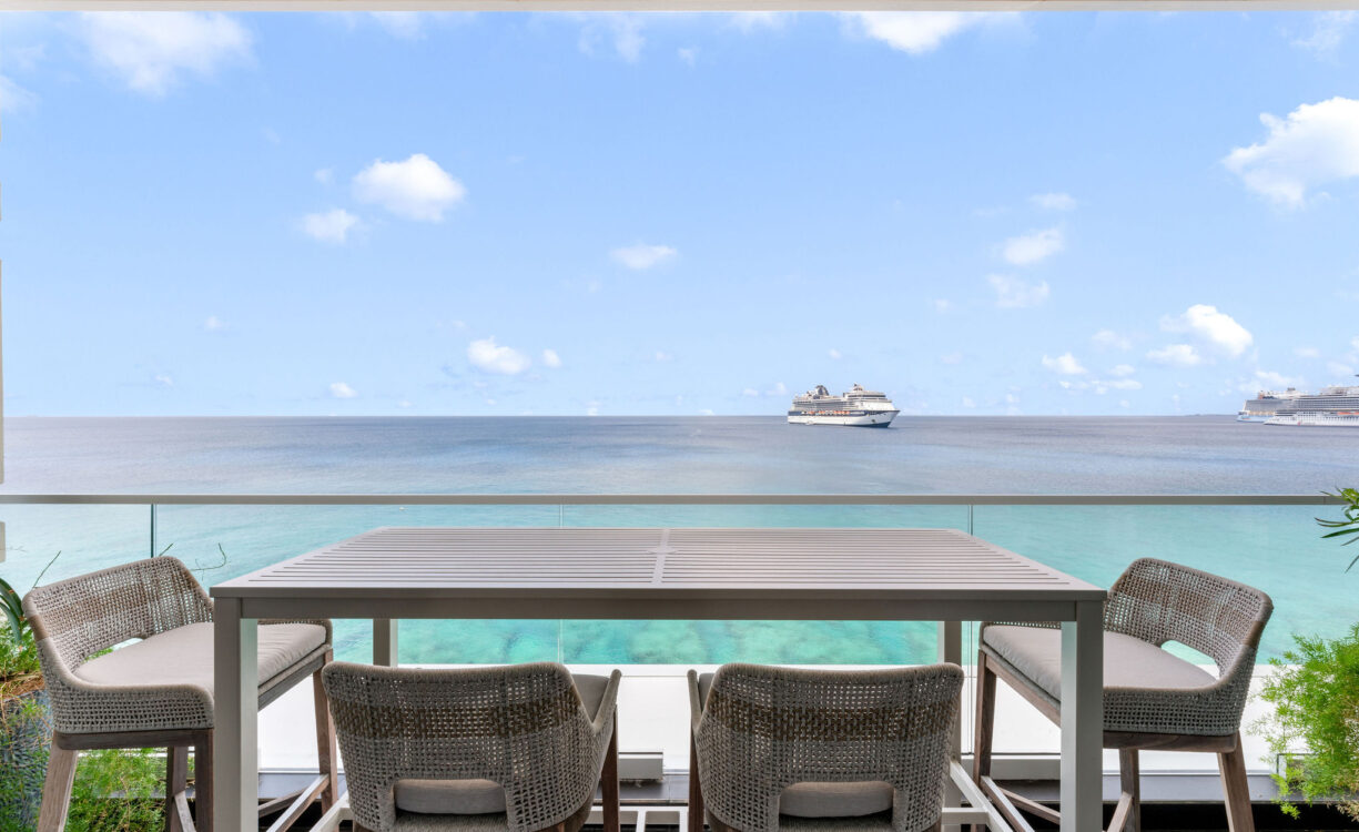 FIN 27, OCEANFRONT CONDO