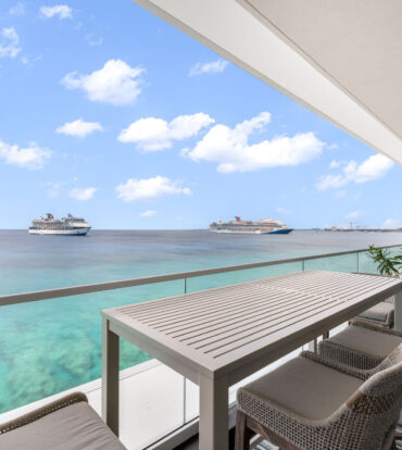 FIN 27, OCEANFRONT CONDO