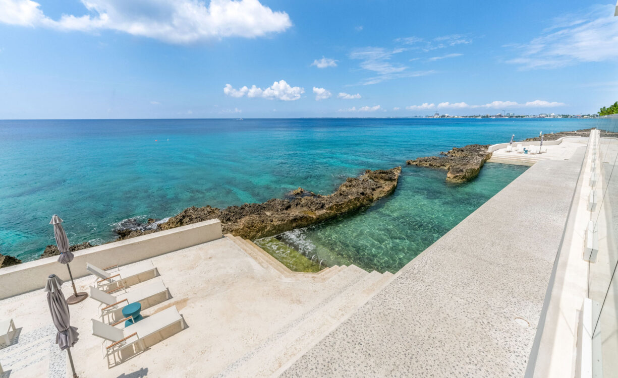 FIN 27, OCEANFRONT CONDO