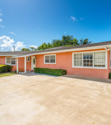 RARE  4 BEDROOM DOUBLE LOT PROPERTY WITH SPACE & POSSIBILITIES IN PROSPECT