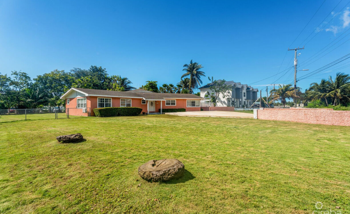 RARE  4 BEDROOM DOUBLE LOT PROPERTY WITH SPACE & POSSIBILITIES IN PROSPECT