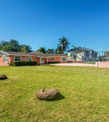 RARE  4 BEDROOM DOUBLE LOT PROPERTY WITH SPACE & POSSIBILITIES IN PROSPECT
