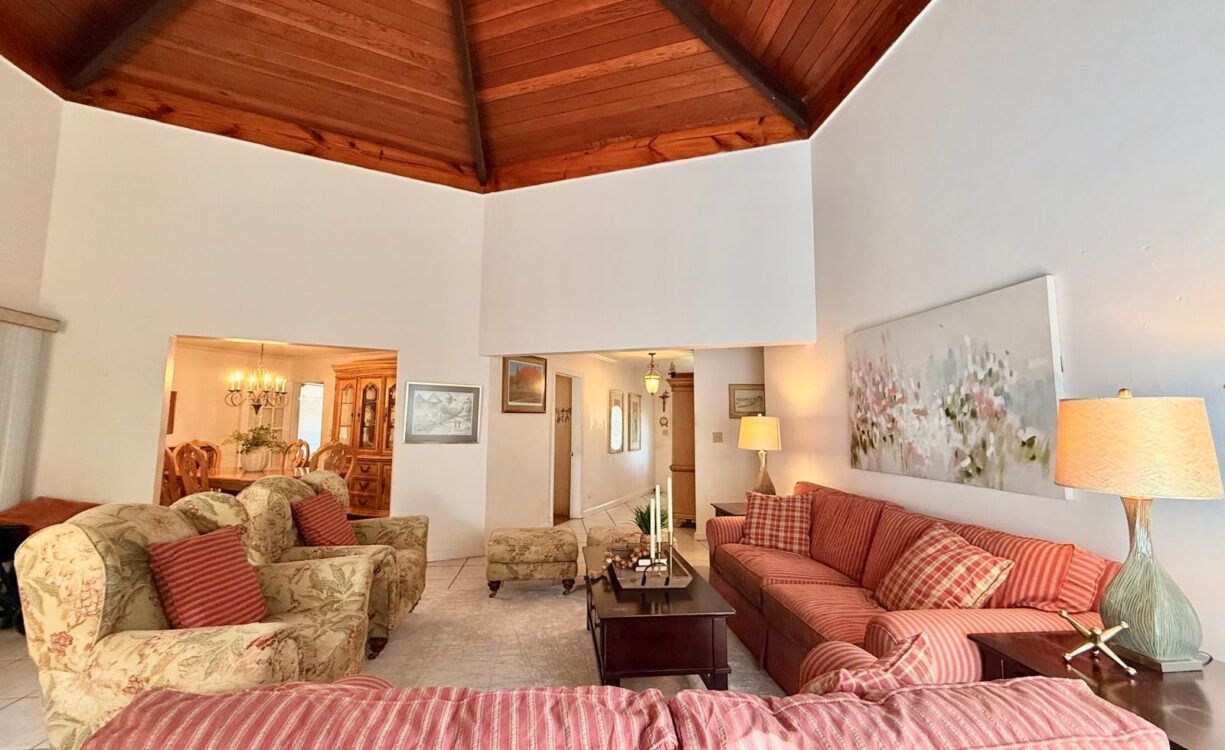 RARE  4 BEDROOM DOUBLE LOT PROPERTY WITH SPACE & POSSIBILITIES IN PROSPECT