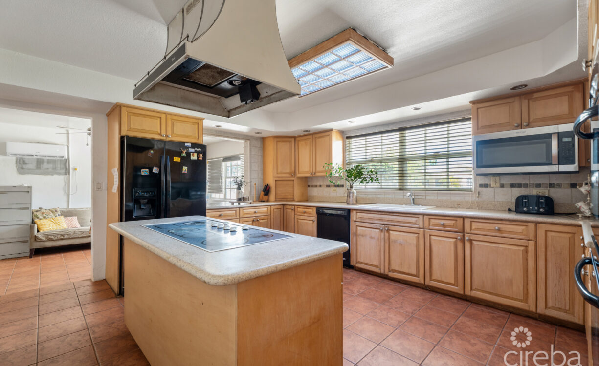 RARE  4 BEDROOM DOUBLE LOT PROPERTY WITH SPACE & POSSIBILITIES IN PROSPECT