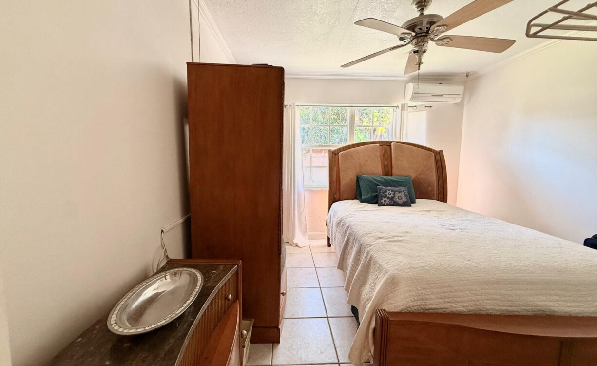 RARE  4 BEDROOM DOUBLE LOT PROPERTY WITH SPACE & POSSIBILITIES IN PROSPECT