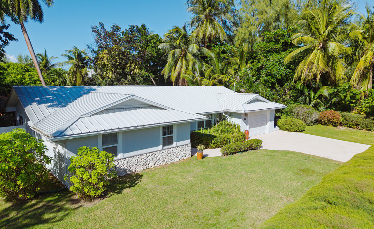 RARE DOUBLE-LOT OASIS BUNGALOW  WITH POOL IN SNUG HARBOUR