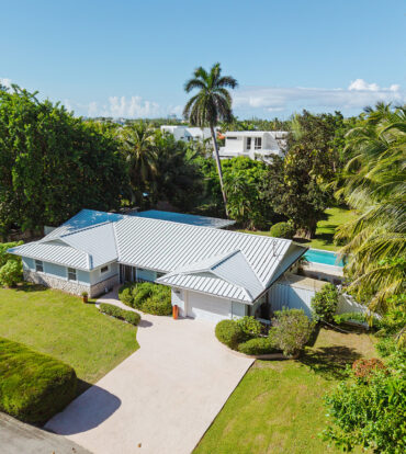 RARE DOUBLE-LOT OASIS BUNGALOW  WITH POOL IN SNUG HARBOUR