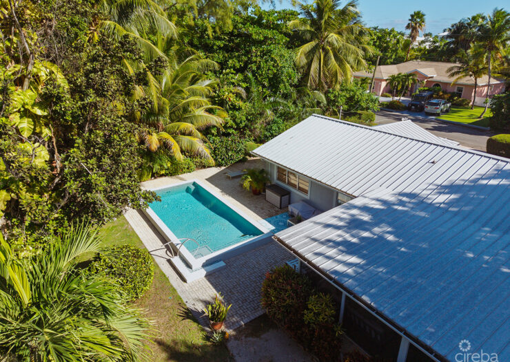 RARE DOUBLE-LOT OASIS BUNGALOW  WITH POOL IN SNUG HARBOUR