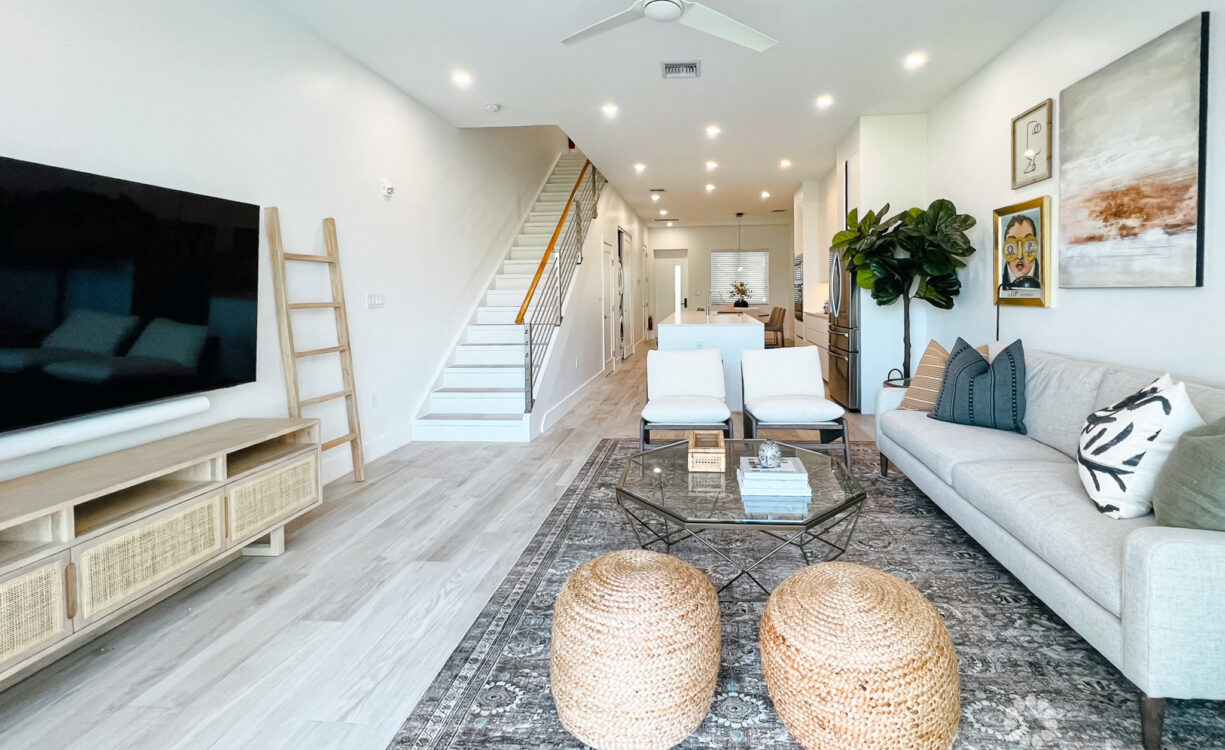 AURA 2 BED PLUS DEN, 2.5 BATH TOWNHOUSE
