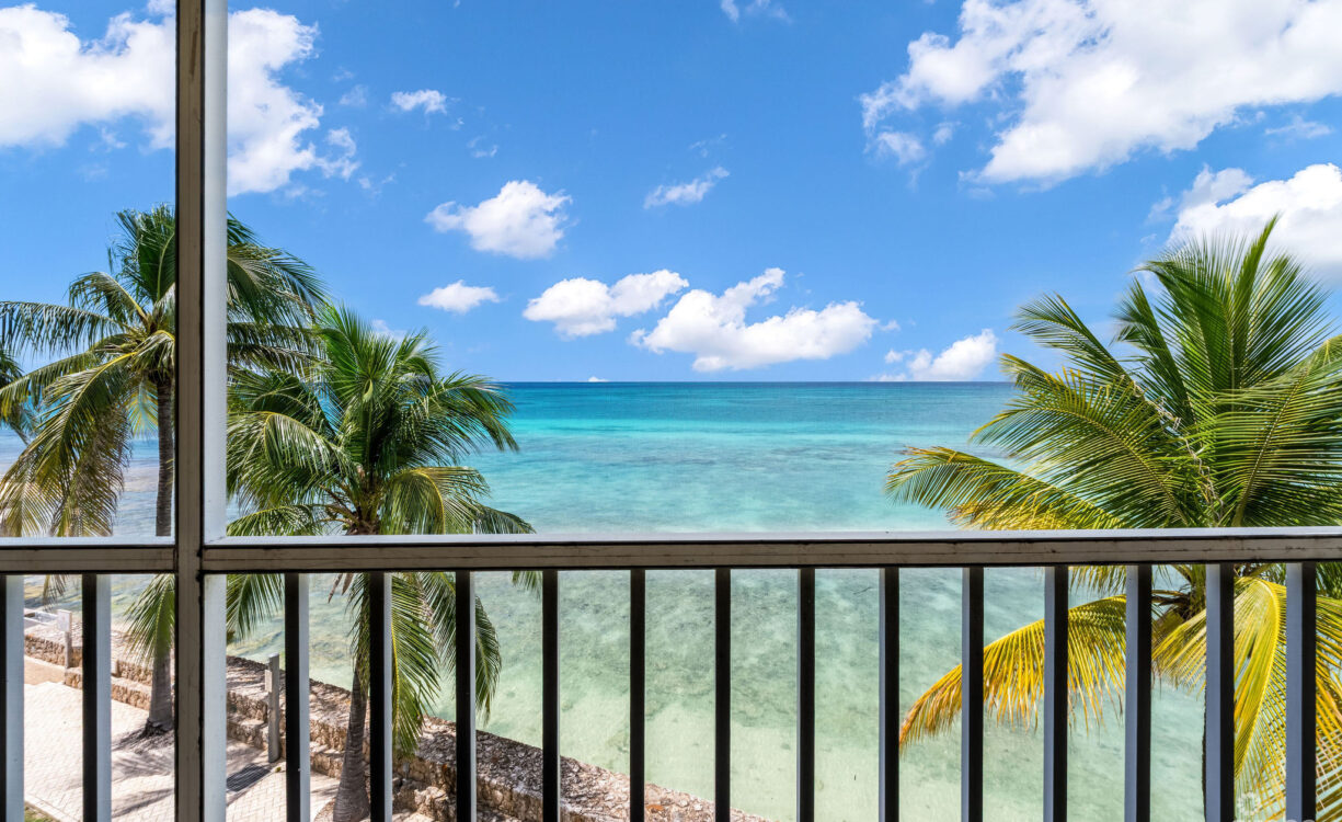 PLANTATION VILLAGE #27 - FULLY RENOVATED BEACHFRONT