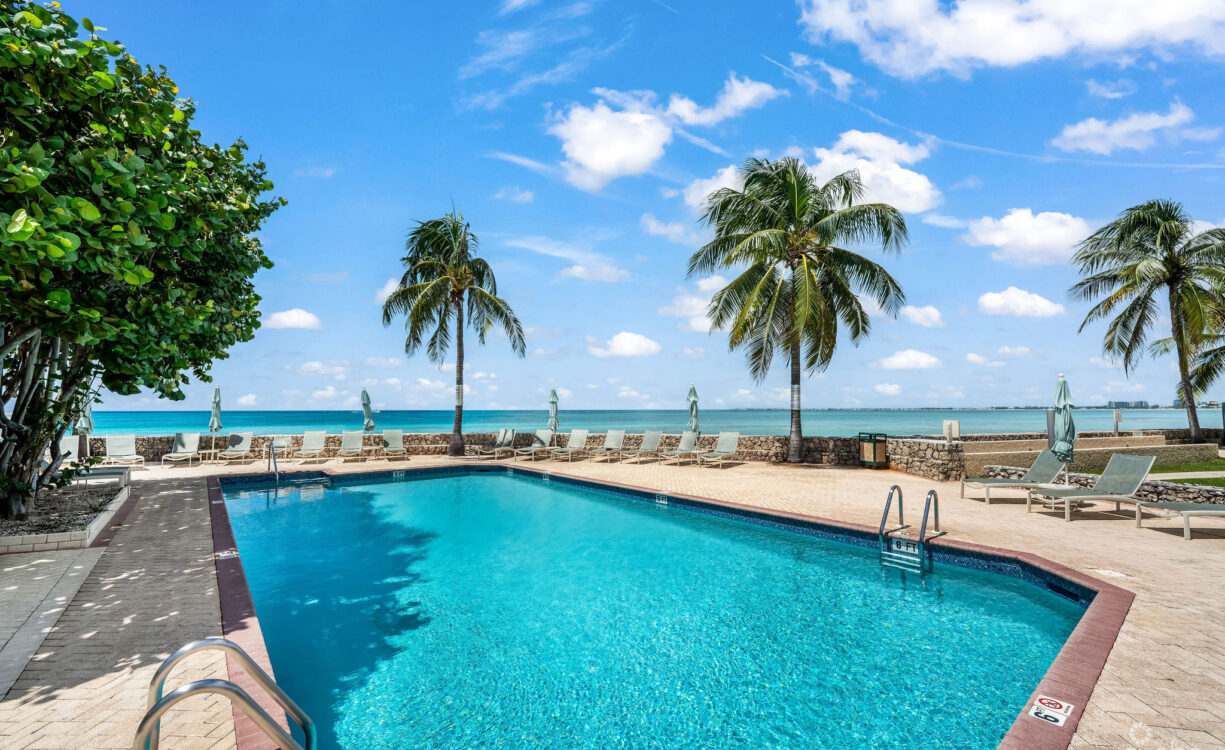 PLANTATION VILLAGE #27 - FULLY RENOVATED BEACHFRONT
