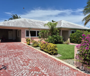 TROPICAL GARDEN HOME