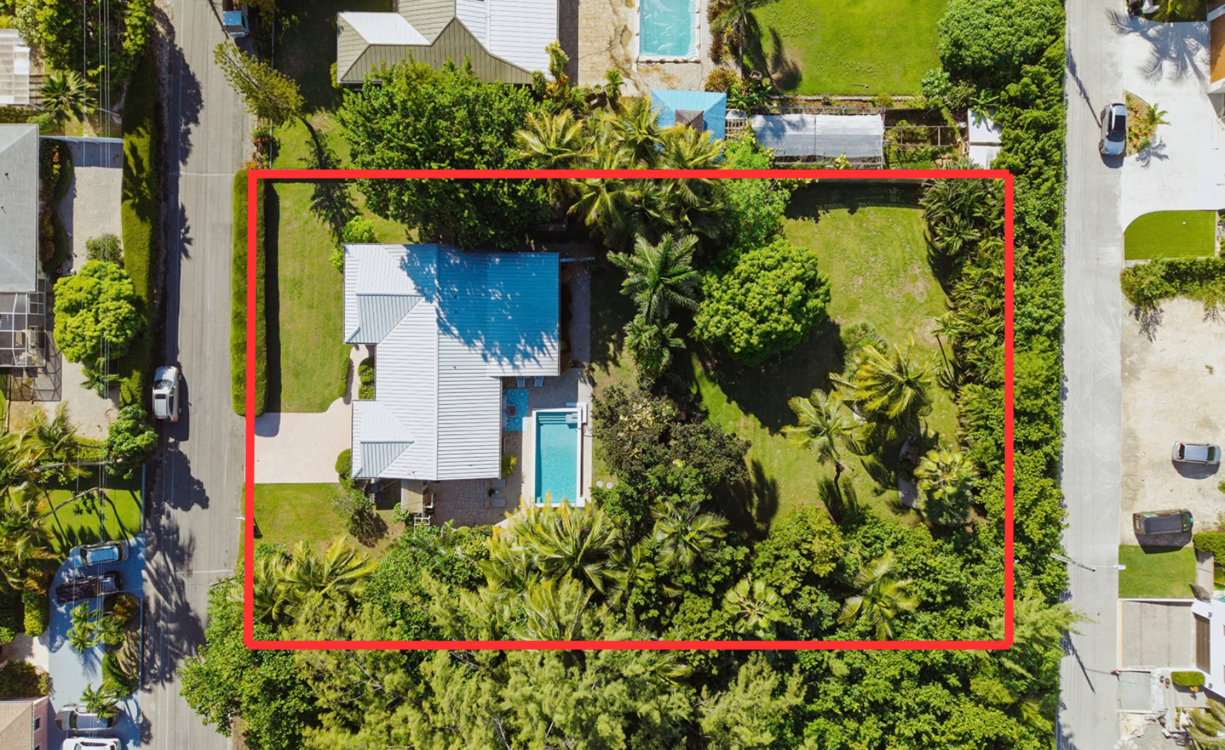 RARE DOUBLE-LOT OASIS BUNGALOW  WITH POOL IN SNUG HARBOUR