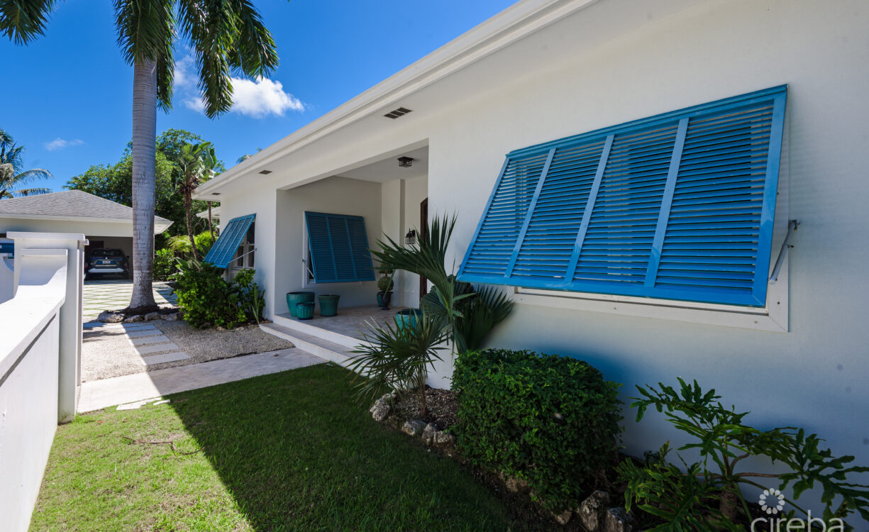 SEVEN MILE BEACH CORRIDOR FAMILY HOME