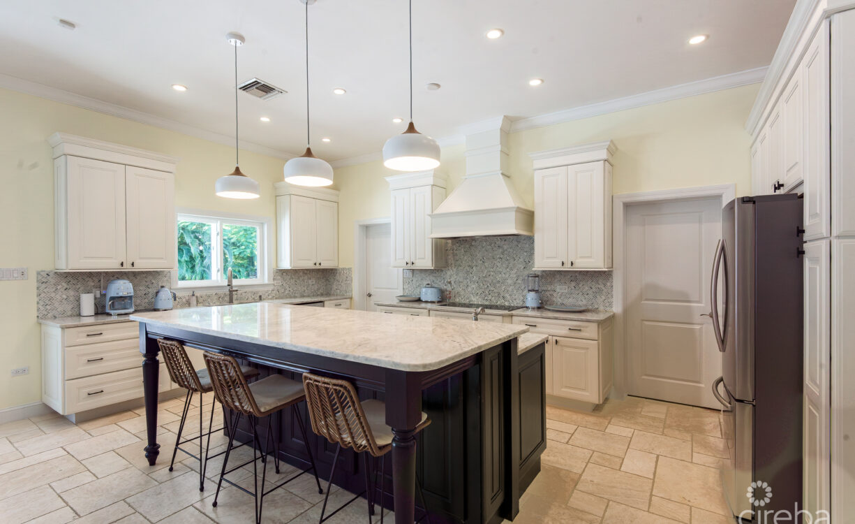 SEVEN MILE BEACH CORRIDOR FAMILY HOME