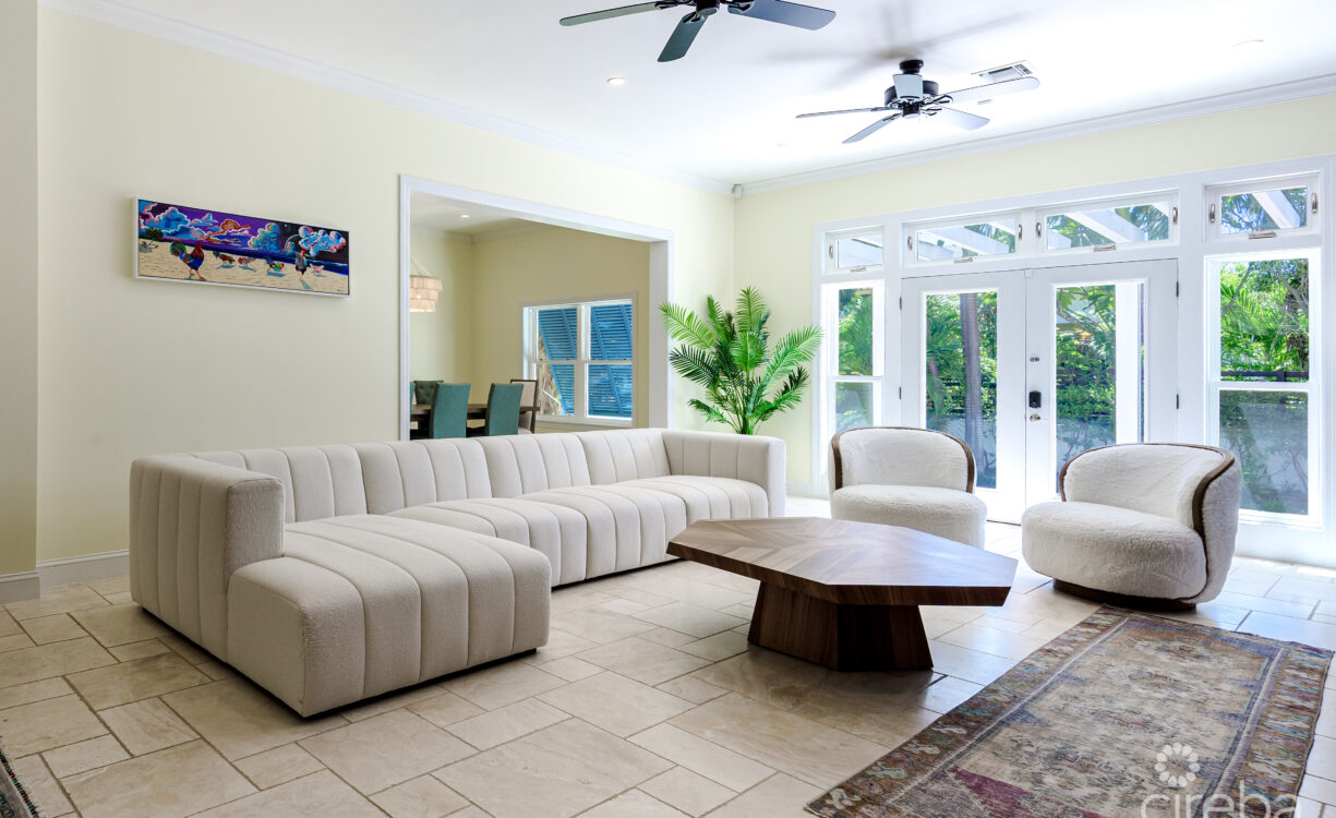 SEVEN MILE BEACH CORRIDOR FAMILY HOME