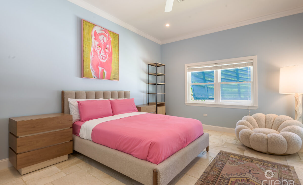 SEVEN MILE BEACH CORRIDOR FAMILY HOME