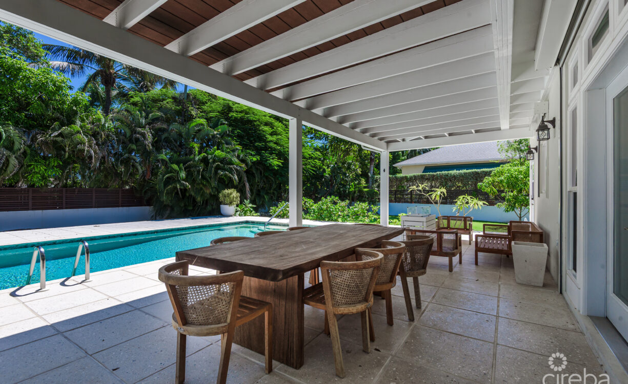 SEVEN MILE BEACH CORRIDOR FAMILY HOME