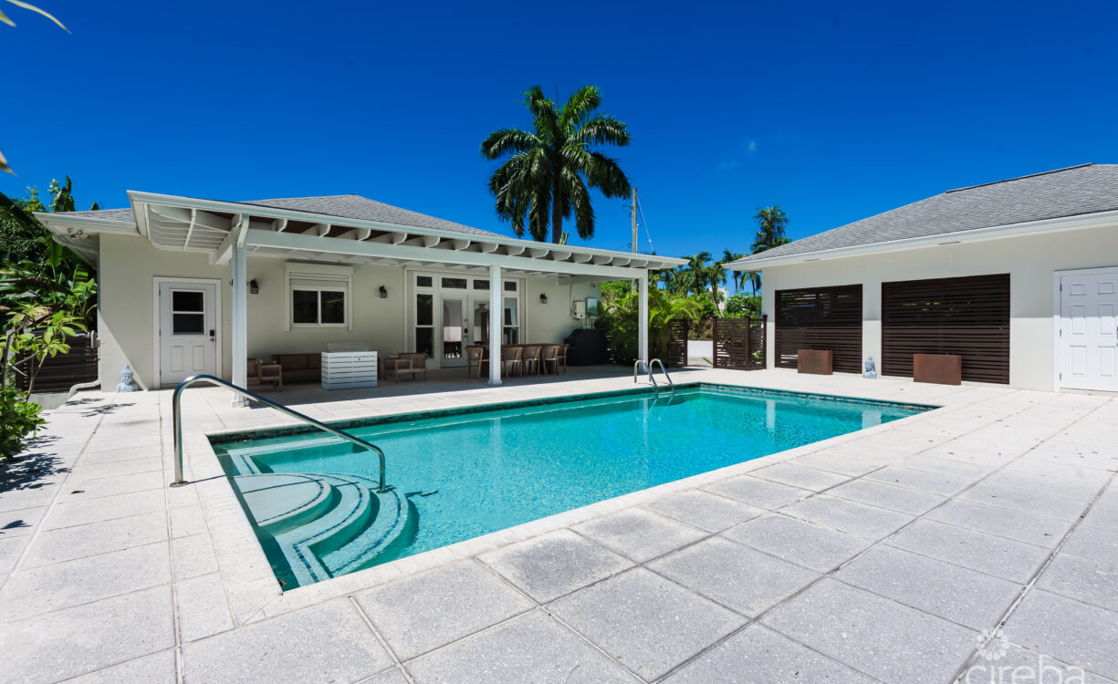 SEVEN MILE BEACH CORRIDOR FAMILY HOME