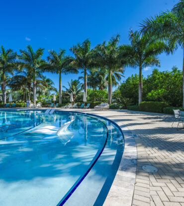 AURA 2 BED PLUS DEN, 2.5 BATH TOWNHOUSE
