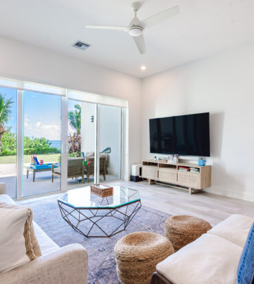 AURA 2 BED PLUS DEN, 2.5 BATH TOWNHOUSE