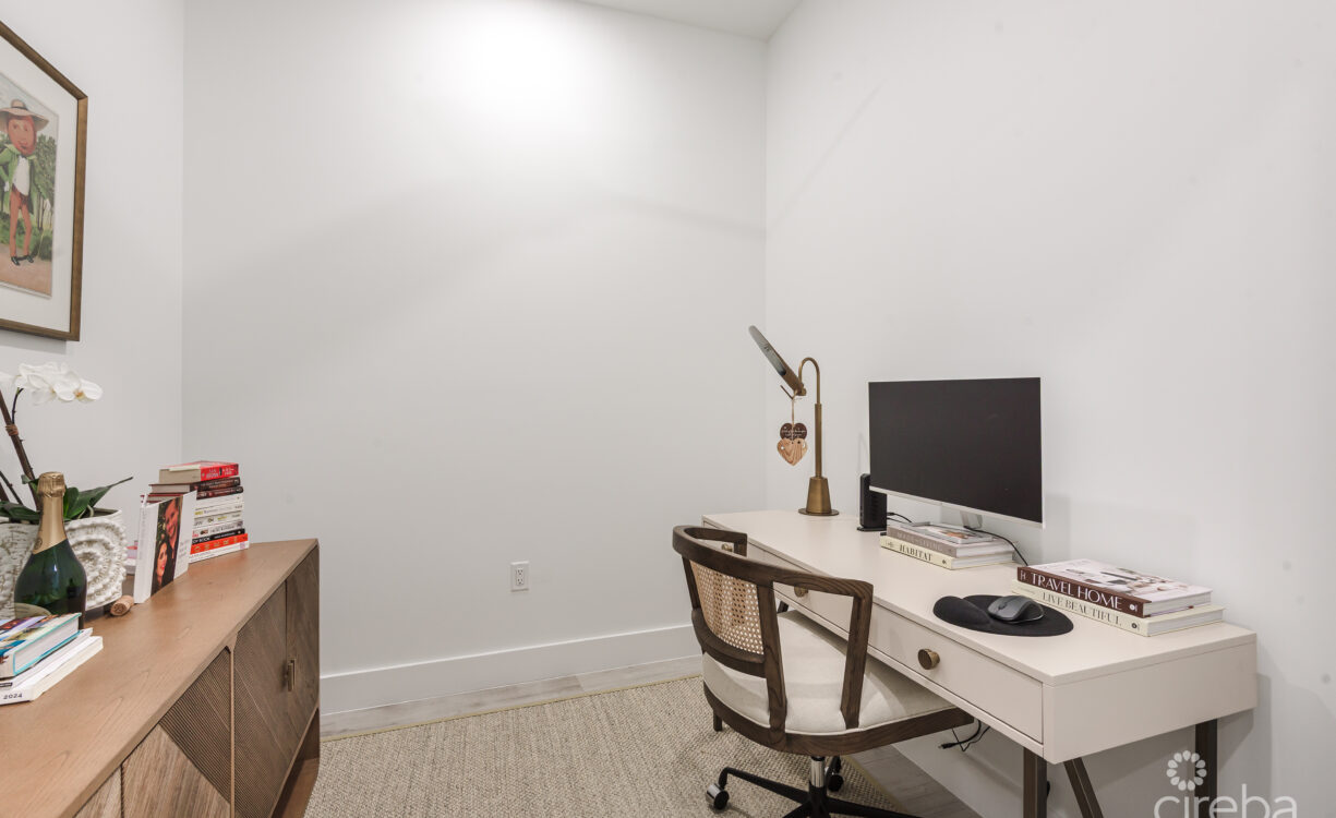 AURA 2 BED PLUS DEN, 2.5 BATH TOWNHOUSE