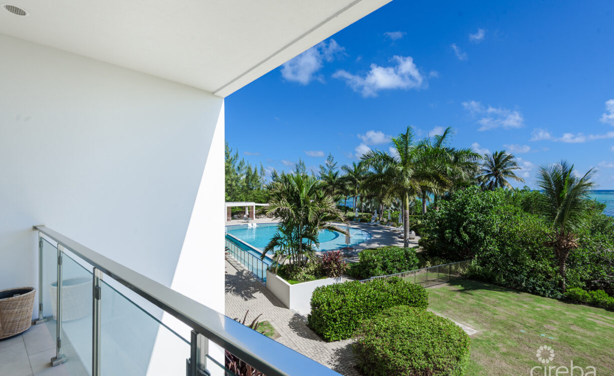 AURA 2 BED PLUS DEN, 2.5 BATH TOWNHOUSE