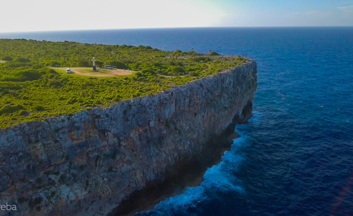 CAYMAN BRAC CORNER LOT WITH OCEAN VIEW