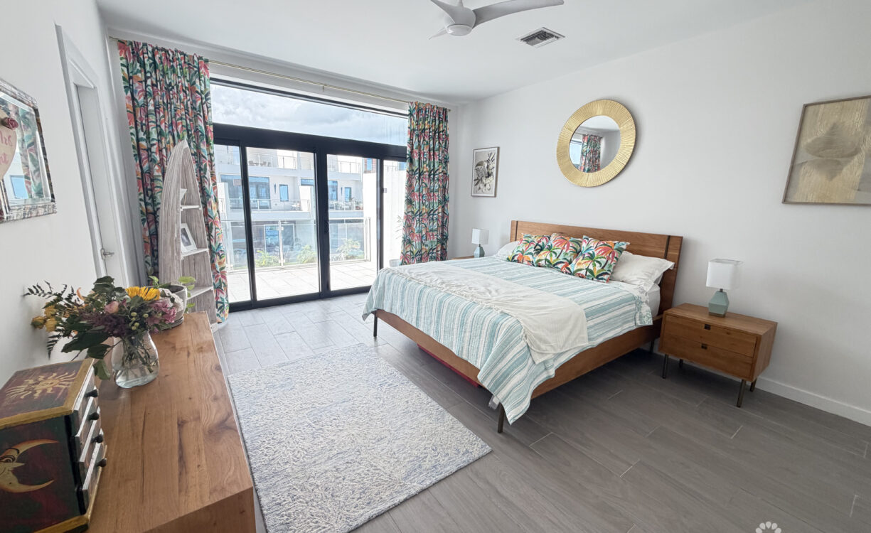 BAHIA #45 - SPACIOUS 3 BEDROOM CONDO