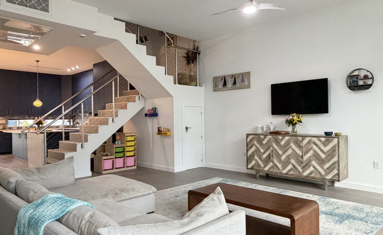 BAHIA #45 - SPACIOUS 3 BEDROOM CONDO