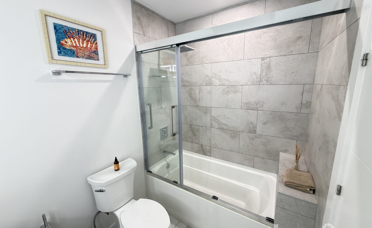 BAHIA #45 - SPACIOUS 3 BEDROOM CONDO