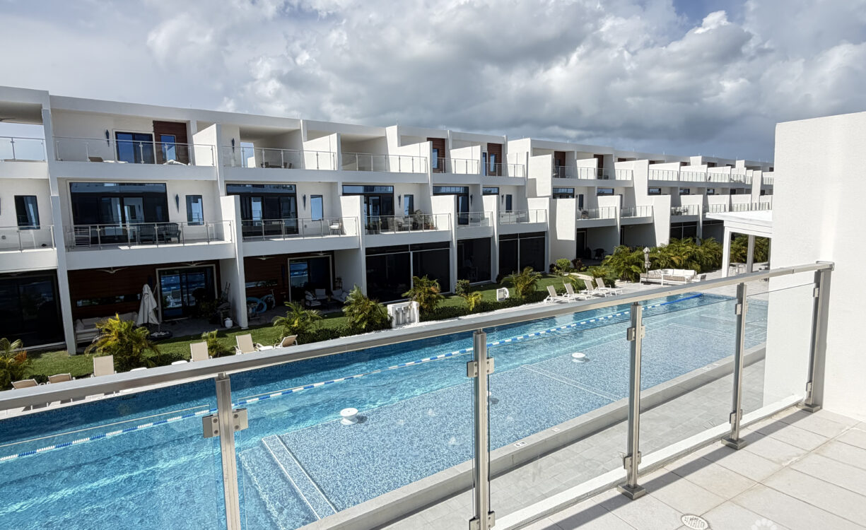 BAHIA #45 - SPACIOUS 3 BEDROOM CONDO