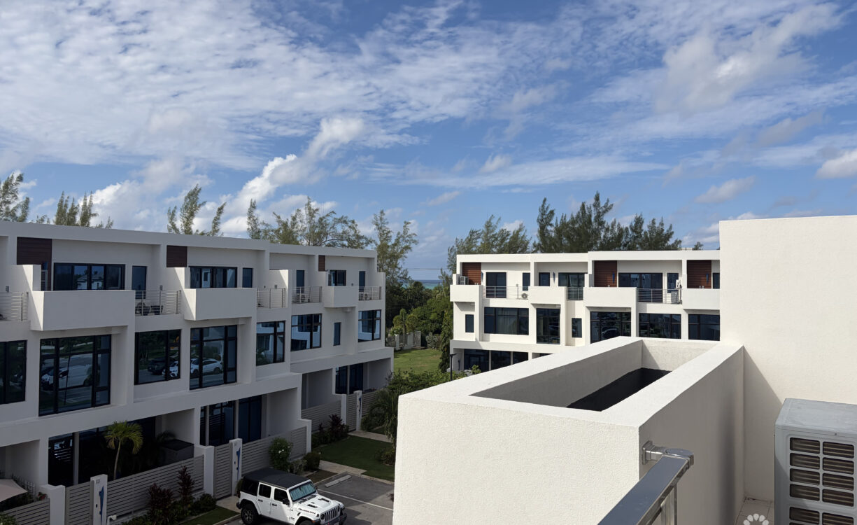 BAHIA #45 - SPACIOUS 3 BEDROOM CONDO