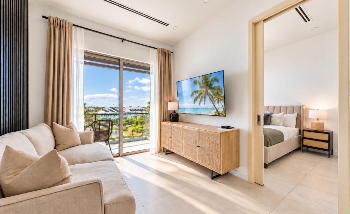 HARBOUR WALK 211, 1 BED + DEN