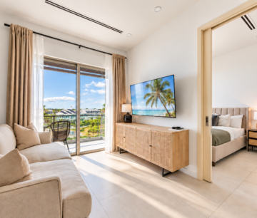 HARBOUR WALK 211, 1 BED + DEN