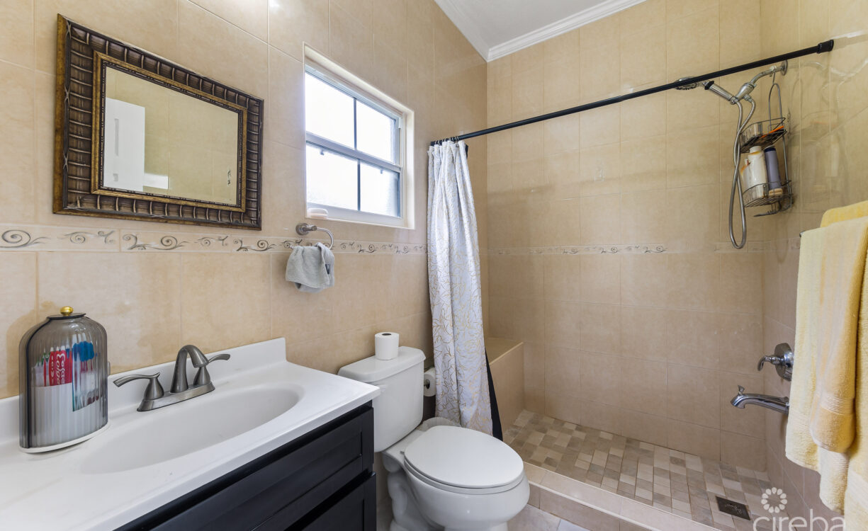 56 FAITH AVENUE - 3 BED / 2 BATH SINGLE FAMILY HOME