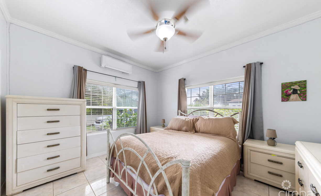 56 FAITH AVENUE - 3 BED / 2 BATH SINGLE FAMILY HOME