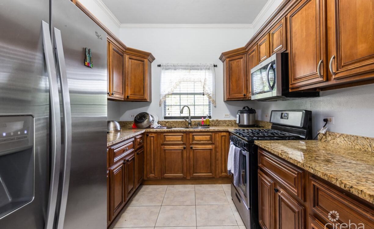 56 FAITH AVENUE - 3 BED / 2 BATH SINGLE FAMILY HOME