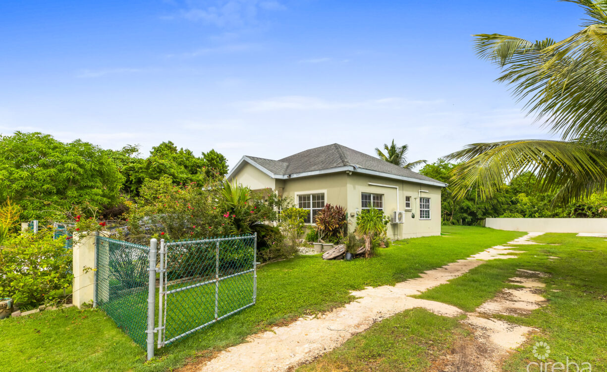 56 FAITH AVENUE - 3 BED / 2 BATH SINGLE FAMILY HOME